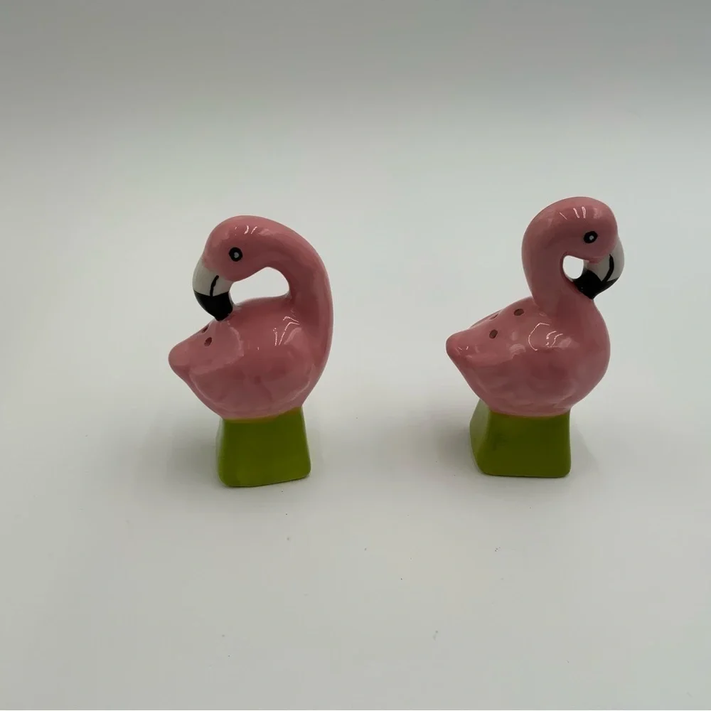 Novelty Pair Pink Flamingos Standing Salt & Pepper Shakers Size 3” New